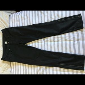 Black skinny pants